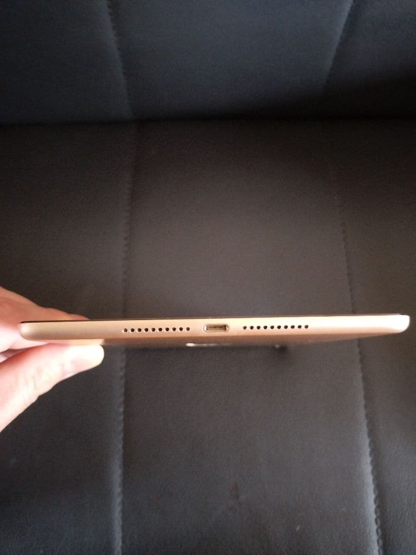 B*a様 Apple iPad mini 4 ゴールド 128GB