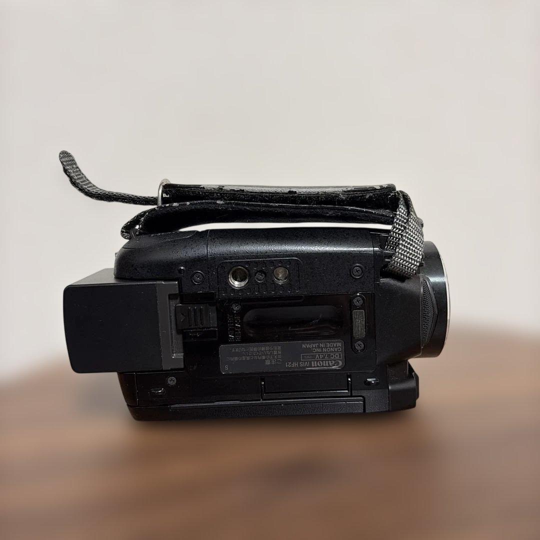 【ビデオカメラ】 Canon iVIS HF21