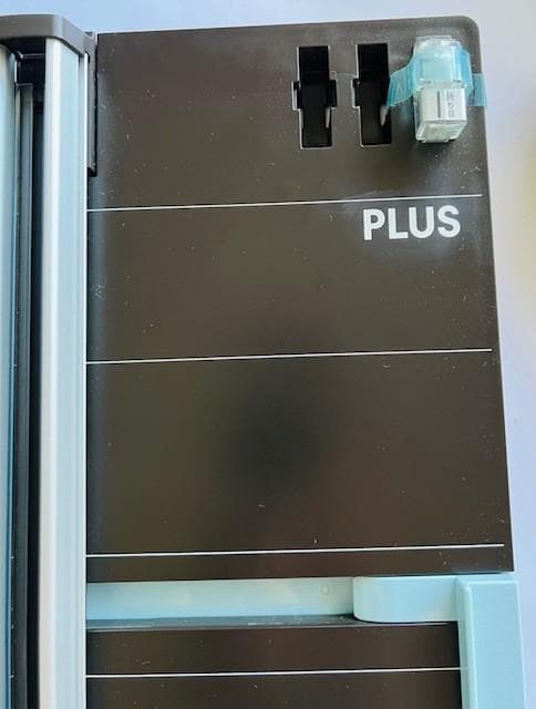 プラス　スライドカッター　ハンブンコ　A3　裁断機　PK-811