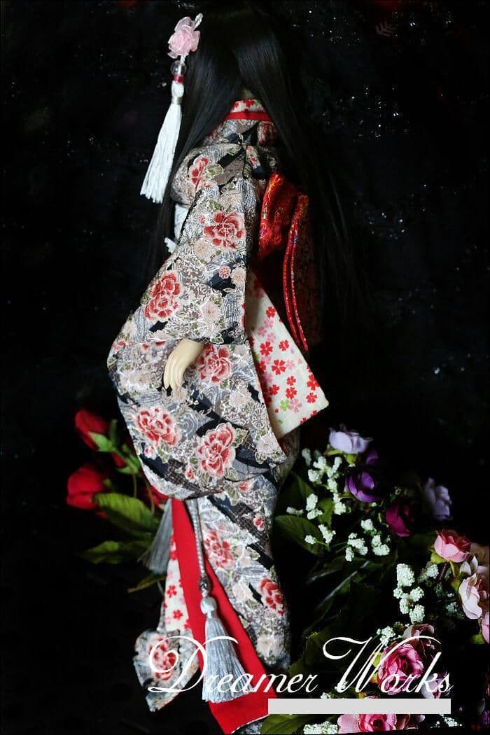 DWS1 ドール衣装 ドール用服 振袖和服 銀牡丹柄　1/4