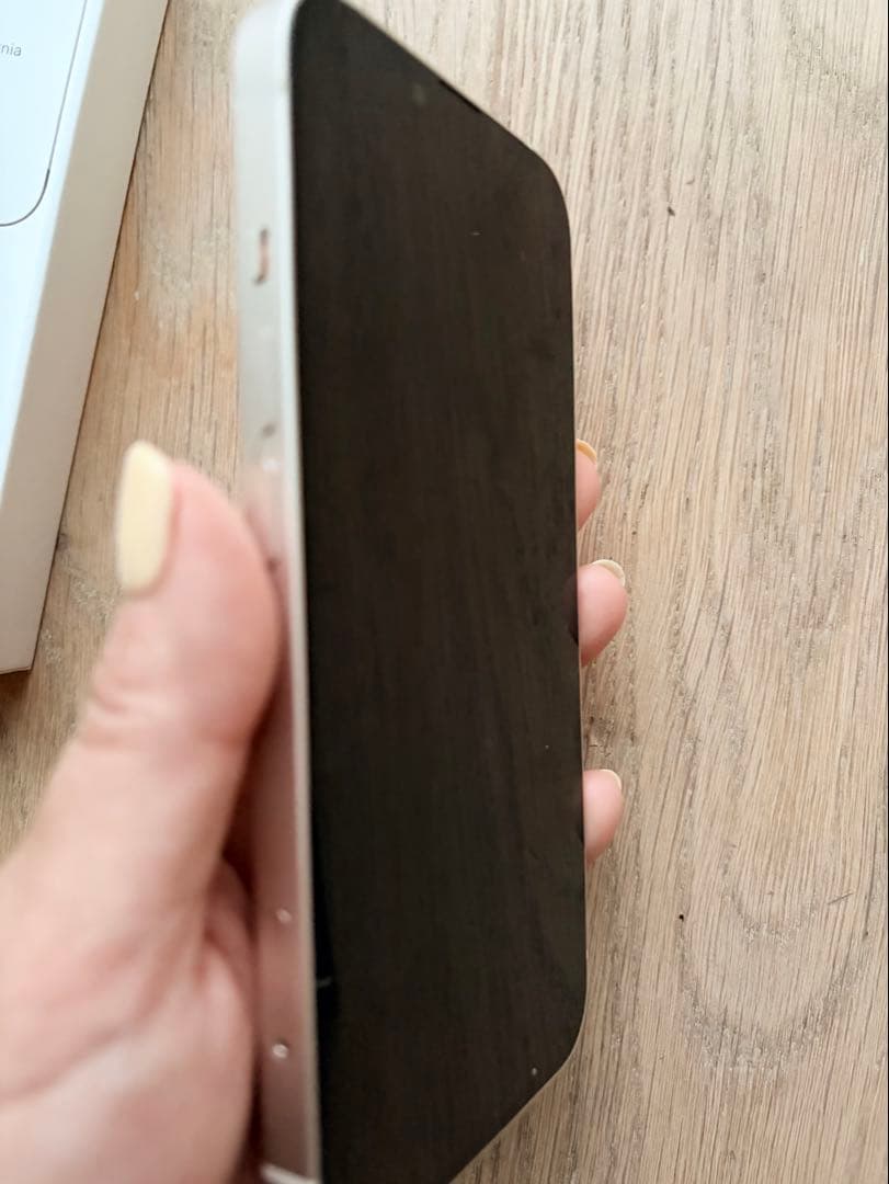 美品！Apple iPhone 13 128GB 本体　スターライト