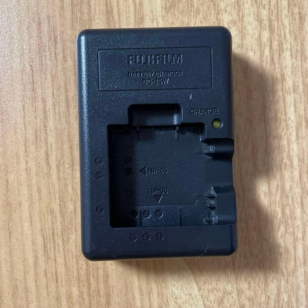 Fujifilm FinePix Z800EXR ゴールド
