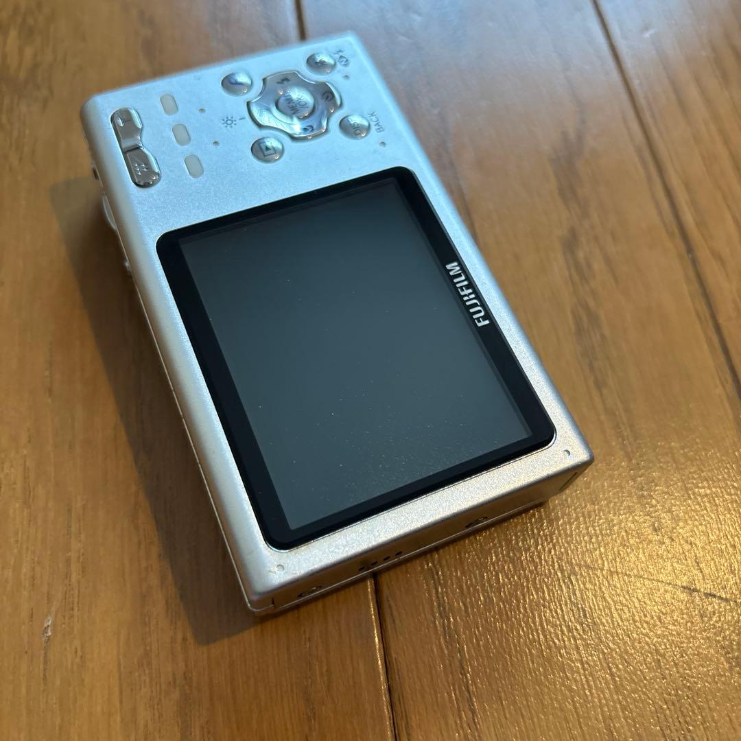 FUJIFILM FINEPIX Z5 シルバー