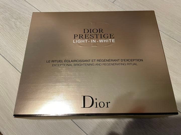 dior プレステージ　ホワイト　コフレ