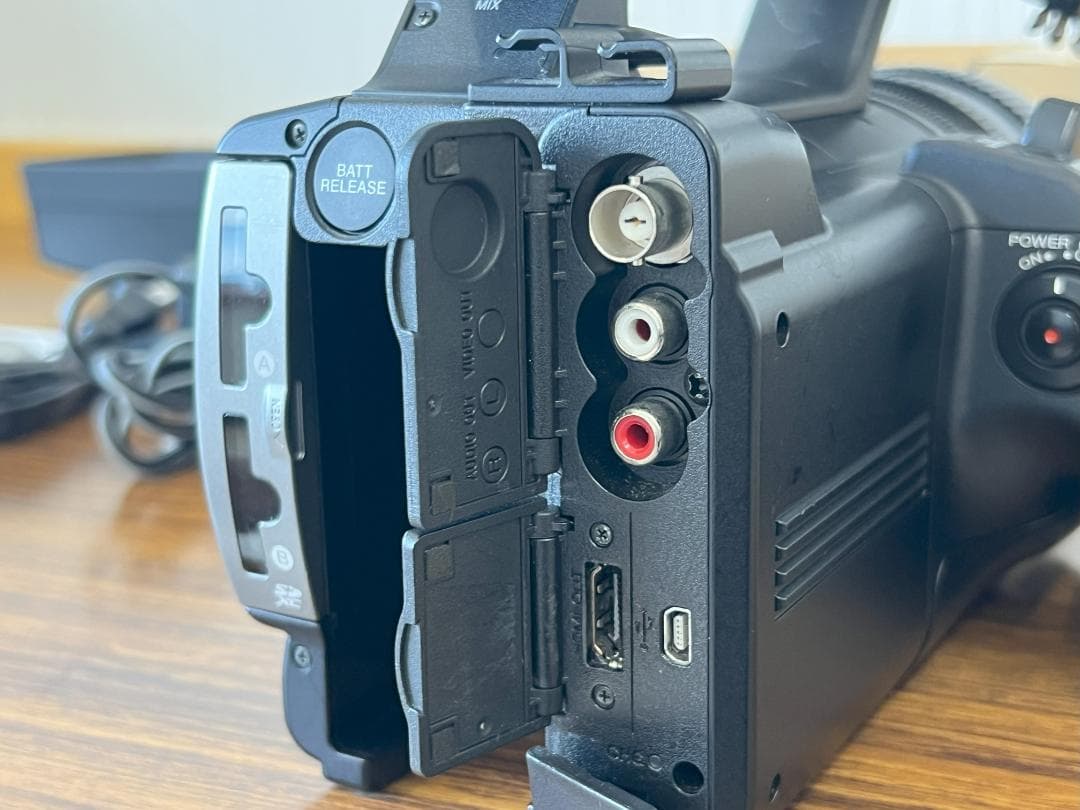 ビデオカメラ Sony HXR-NX3