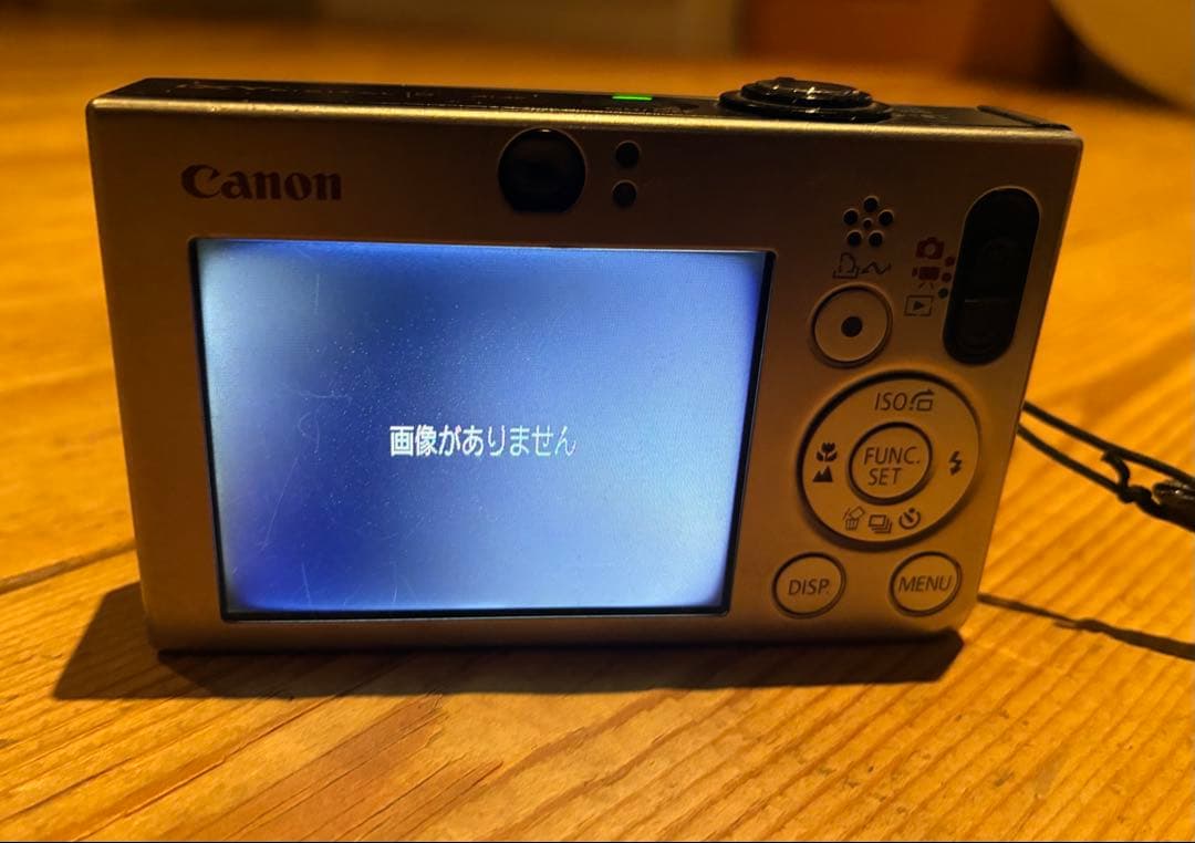 ixy digital10 中古品ジャンク品扱いSDカード　バッテリーと充電器付