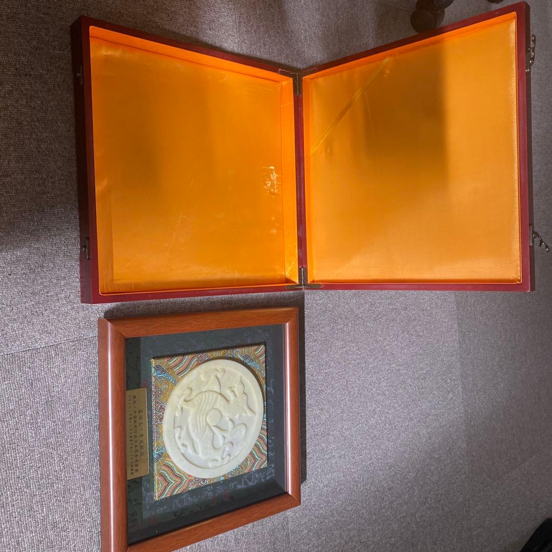 白玉 龍の彫刻 アート作品 専用ケース付き