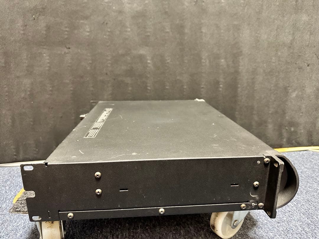 アンプ QSC PLX 2402