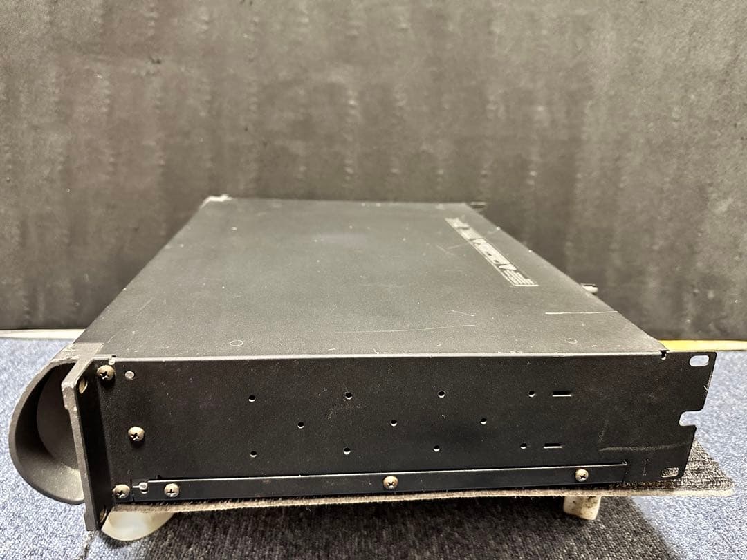 アンプ QSC PLX 2402