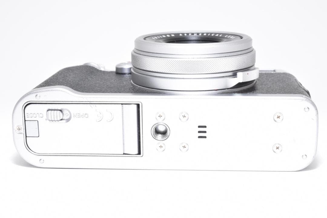 FUJIFILM 富士フイルム X100F シャッター数4700回以下 元箱