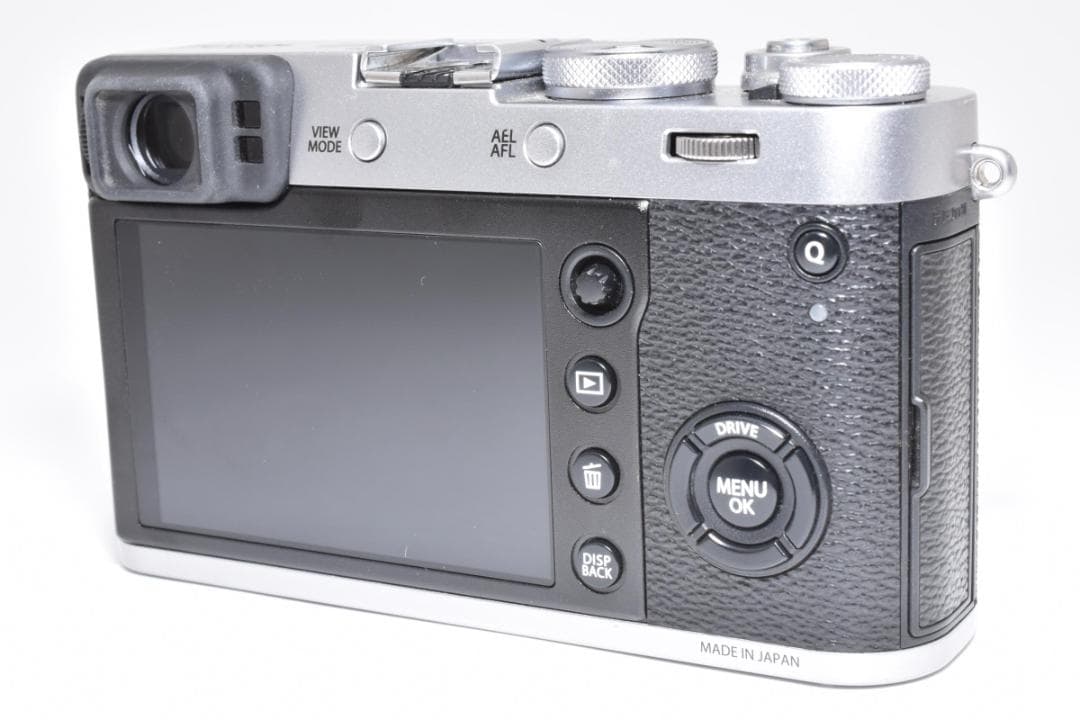 FUJIFILM 富士フイルム X100F シャッター数4700回以下 元箱