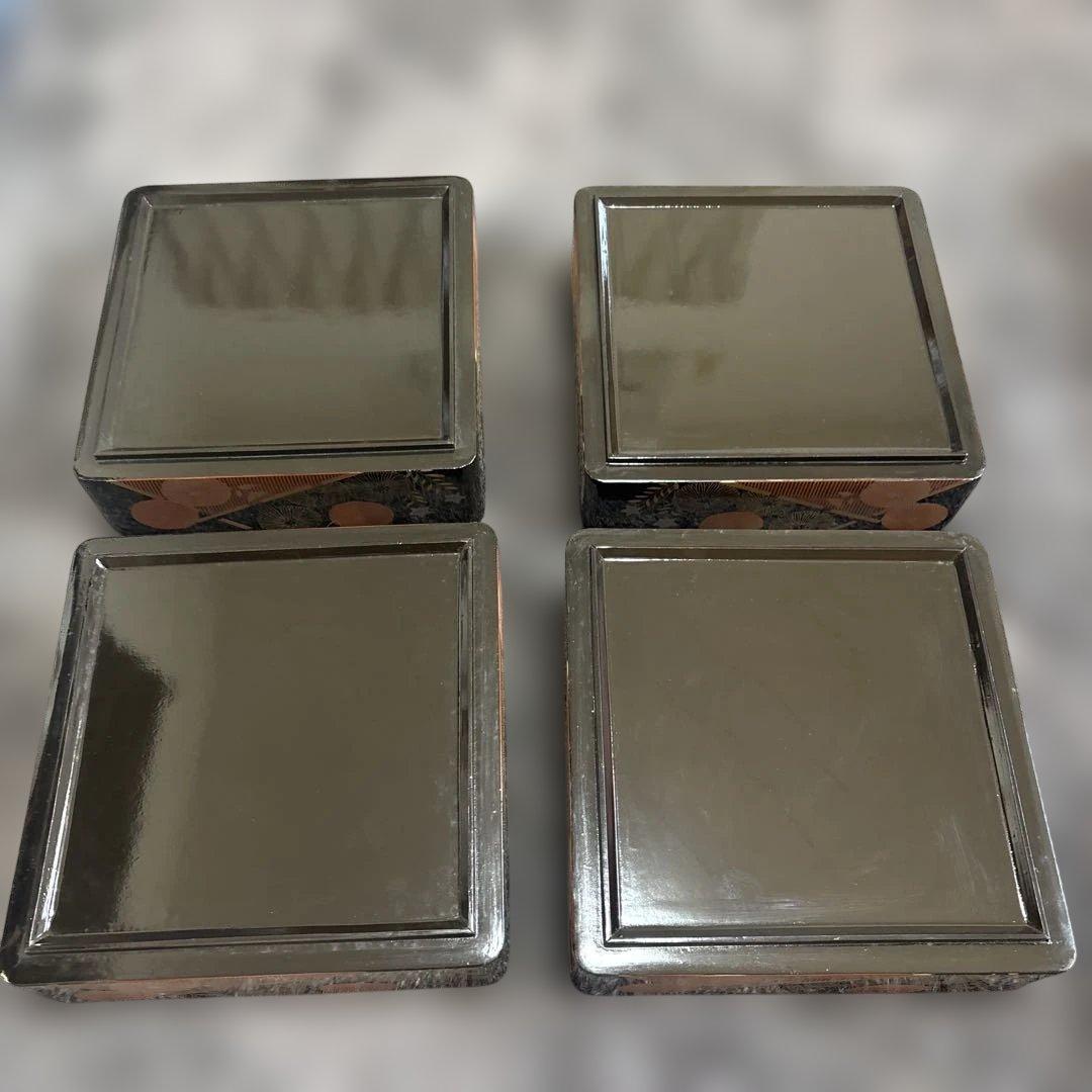 木製漆器　菊紋様 蒔絵　4段重箱　専用木箱付き 代り蓋つき
