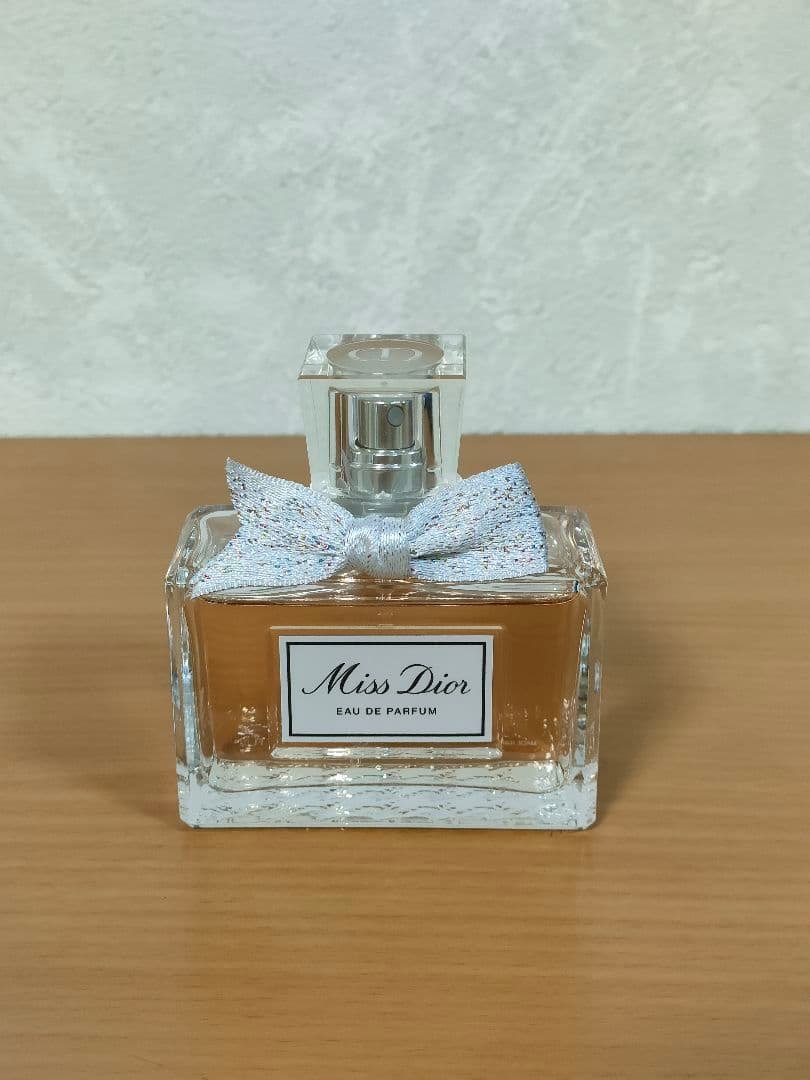 Miss Dior Eau de Parfum 50ml　おまけ付