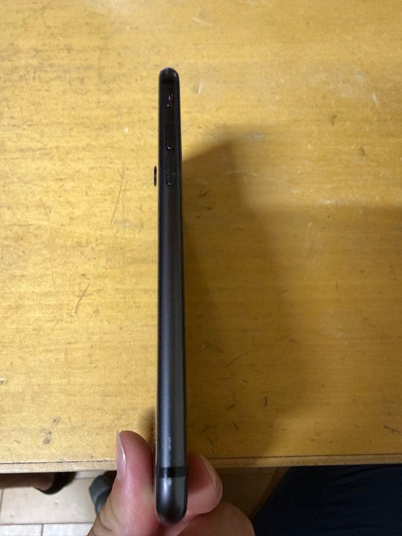 iPhone8 　バッテリー100％　SIMロック解除済64ＧBスペースグレー