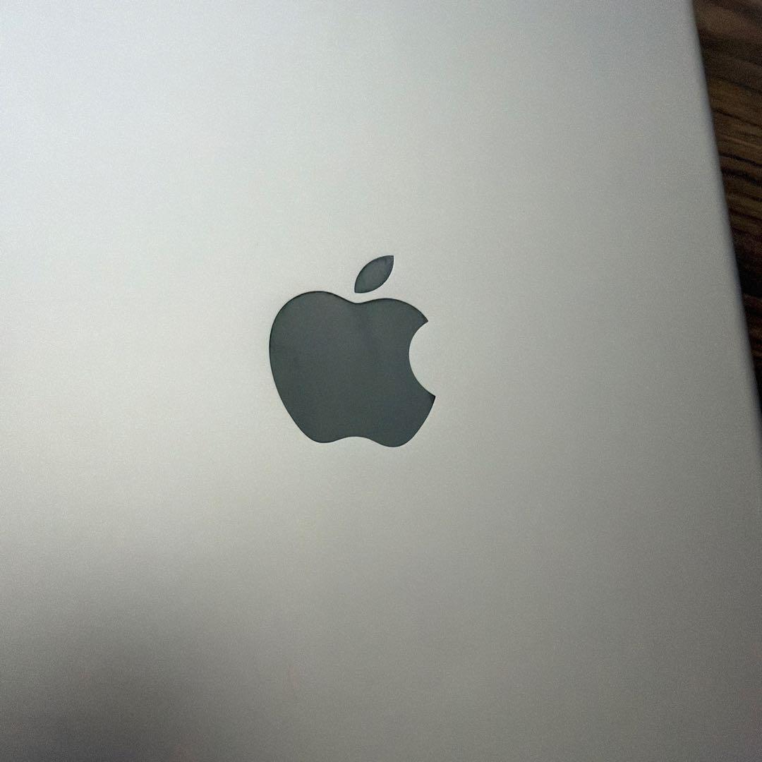iPad 第6世代 本体 画面傷あり