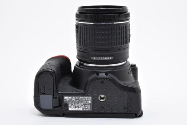 【美品】ニコン Nikon D5500 レンズキット 《ショット数3255回》