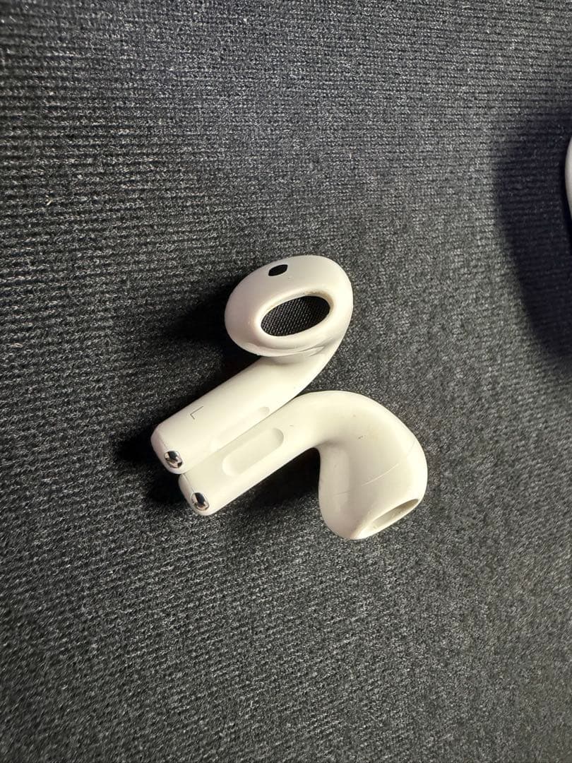 Apple AirPods4本体 ホワイト 美品