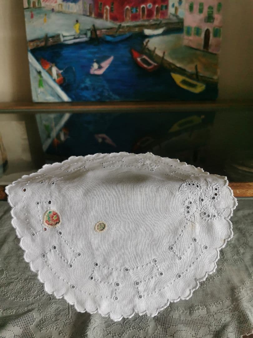 アンティーク アイレット＆風車白糸刺繍 フレンチファブリックアップリケドイリー