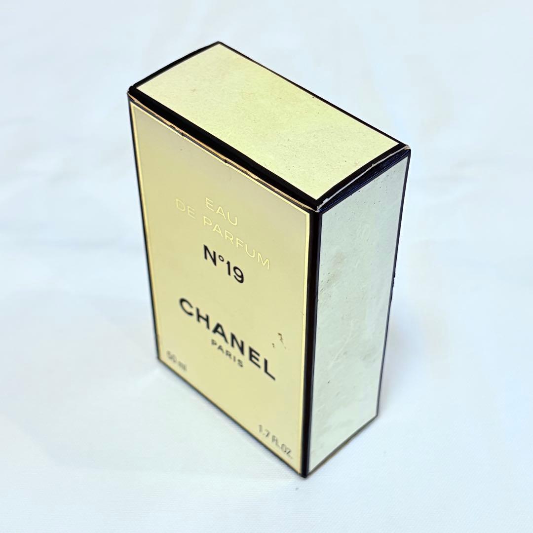 新品　CHANEL シャネル N°19 オーデパルファム EDP 50ml