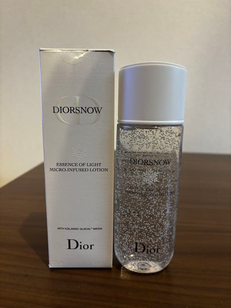 【新品未使用】DIOR ESSENCE OF LIGHT