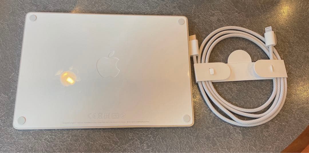 美品　Apple Magic Trackpad 2 本体　ケーブル