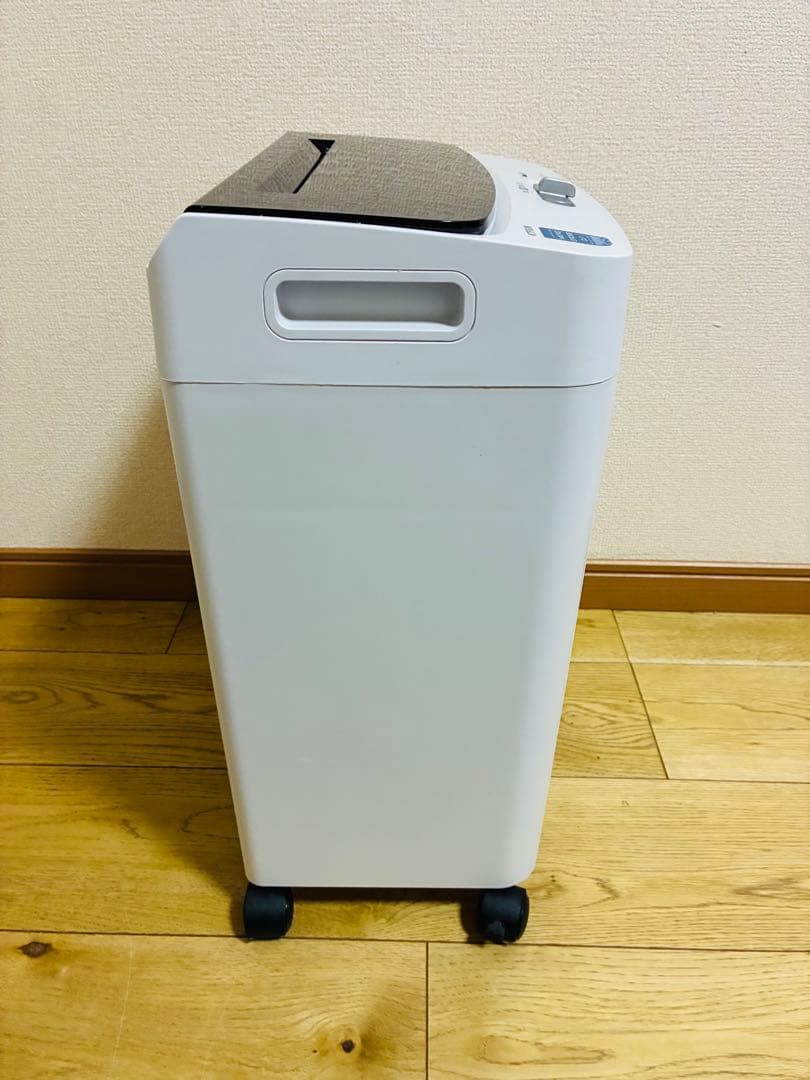 アイリスオーヤマ　オートフィードシュレッダー　KTE60M 2020年製
