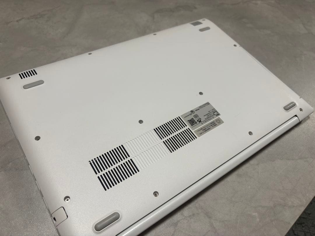 NEC LAVIE ノートPC 大画面 ホワイト