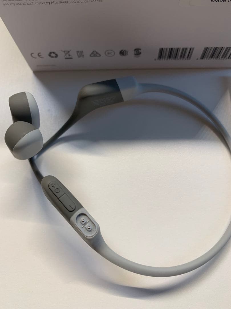 美品 AFTERSHOKZ AEROPEX AS800 グレー 骨伝導イヤホン