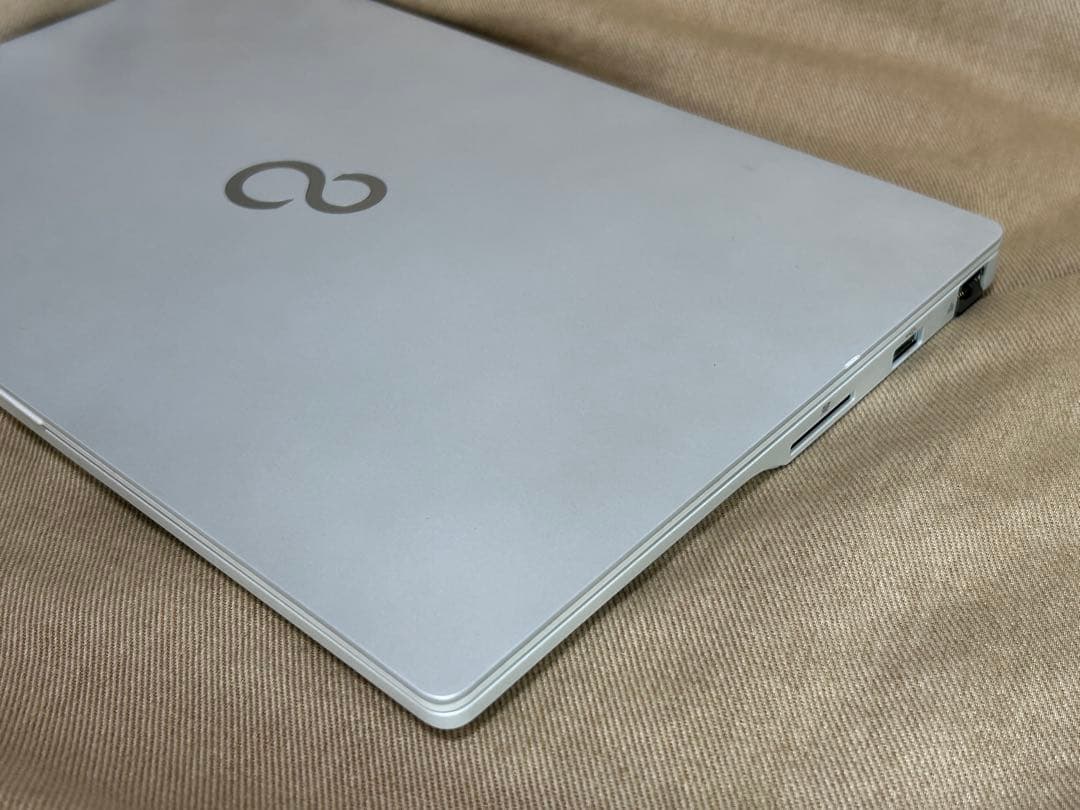 富士通 Lifebook UH92/F3　i7-1165G7 Office付