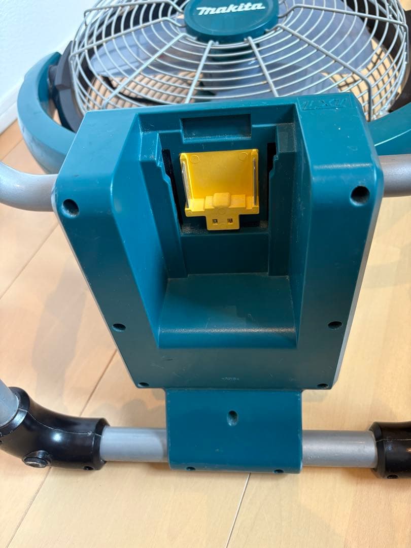 Makita CF300D スタンド式扇風機