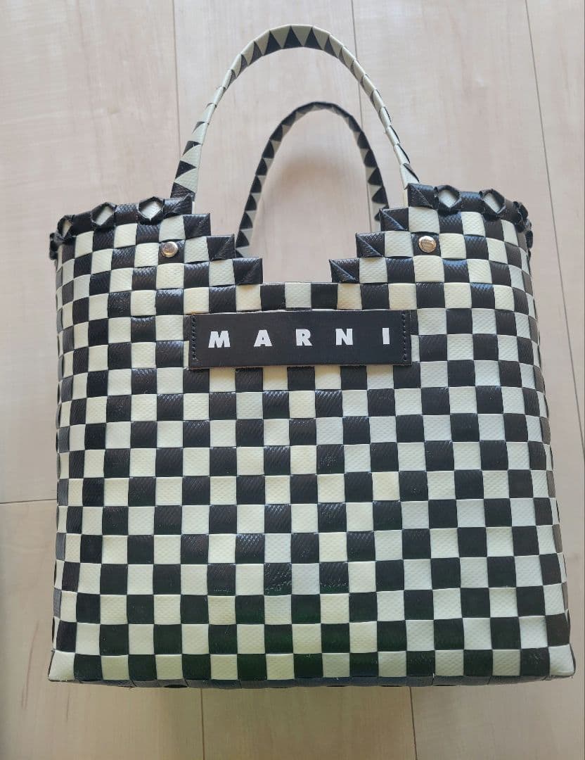 完売レア マルニ MARNI MARKET LOVE BASKET ブラック
