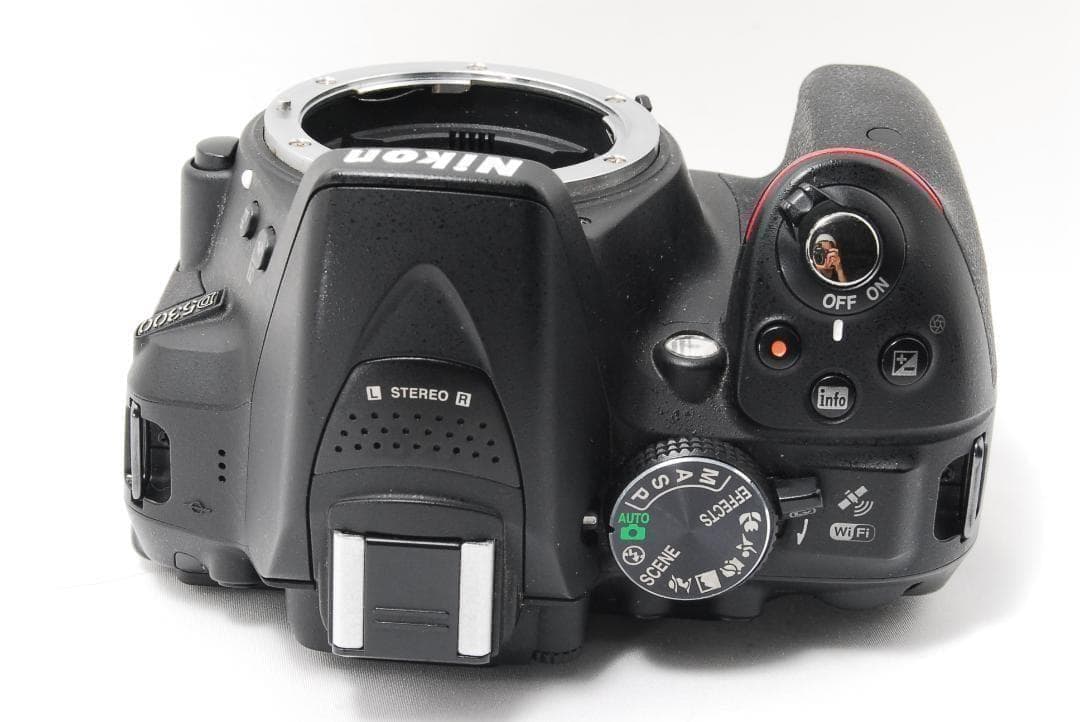 Nikon D5300 ダブルレンズセット 一眼レフカメラ スマホ転送機能搭載