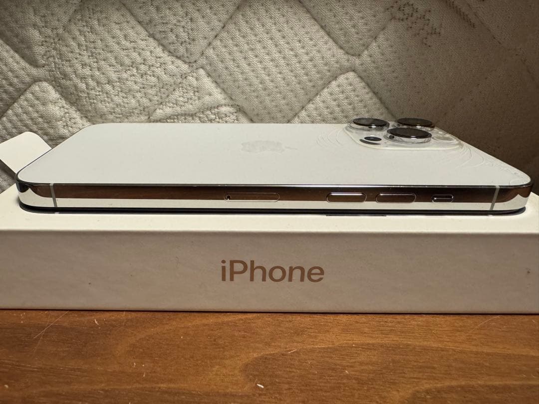 クオン Apple iPhone14ProMax 128GB シルバー