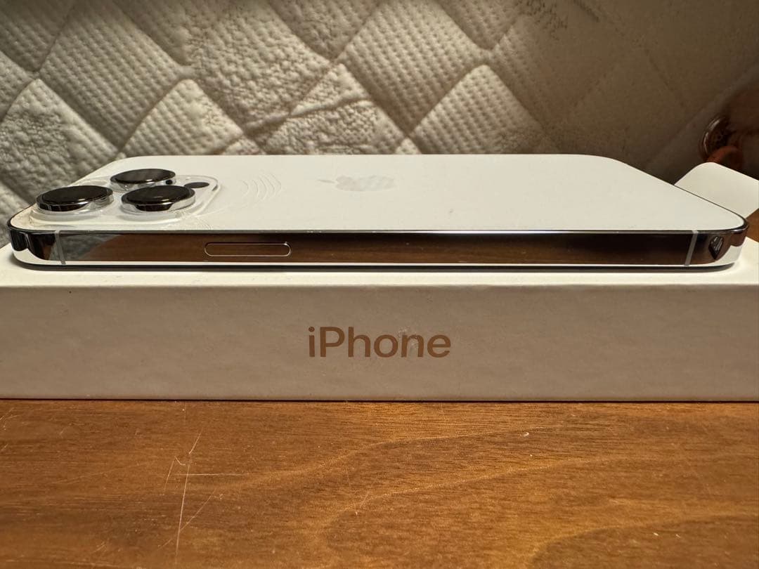 クオン Apple iPhone14ProMax 128GB シルバー