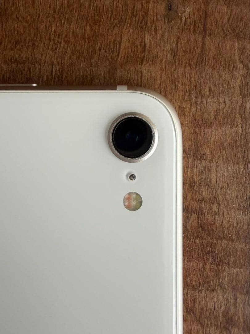 Apple iPhone SE（第3世代）スターライト 本体