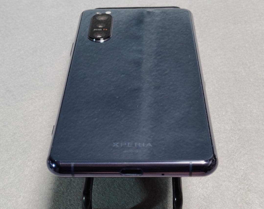au Xperia 5 II SOG02 StyleCoverviewケース付