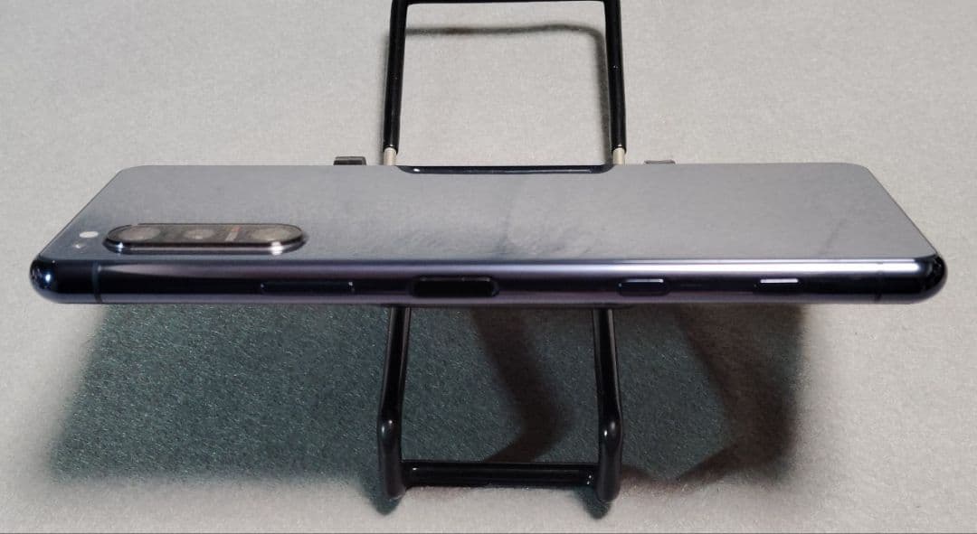 au Xperia 5 II SOG02 StyleCoverviewケース付