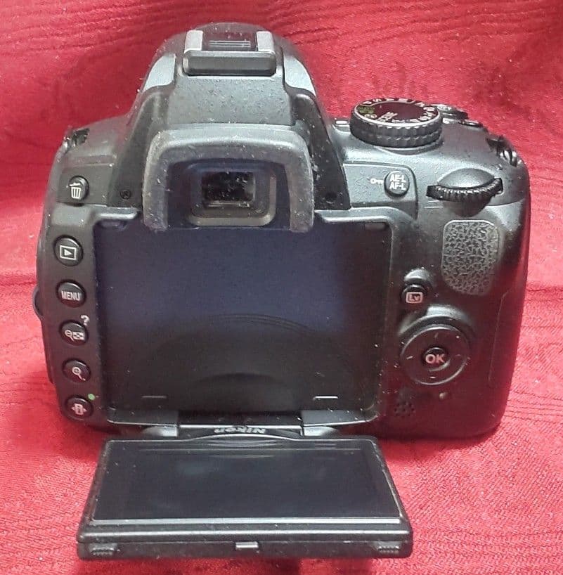 Nikon D5000デジタル一眼レフカメラ＜ 美品/動作確認済＞＋純正Wレンズ