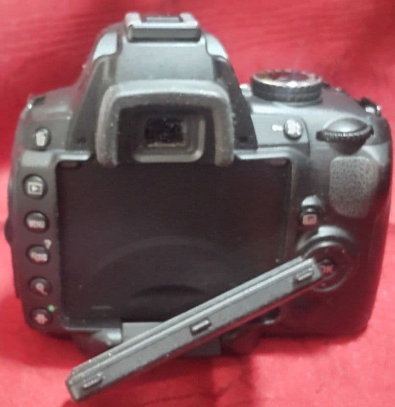 Nikon D5000デジタル一眼レフカメラ＜ 美品/動作確認済＞＋純正Wレンズ