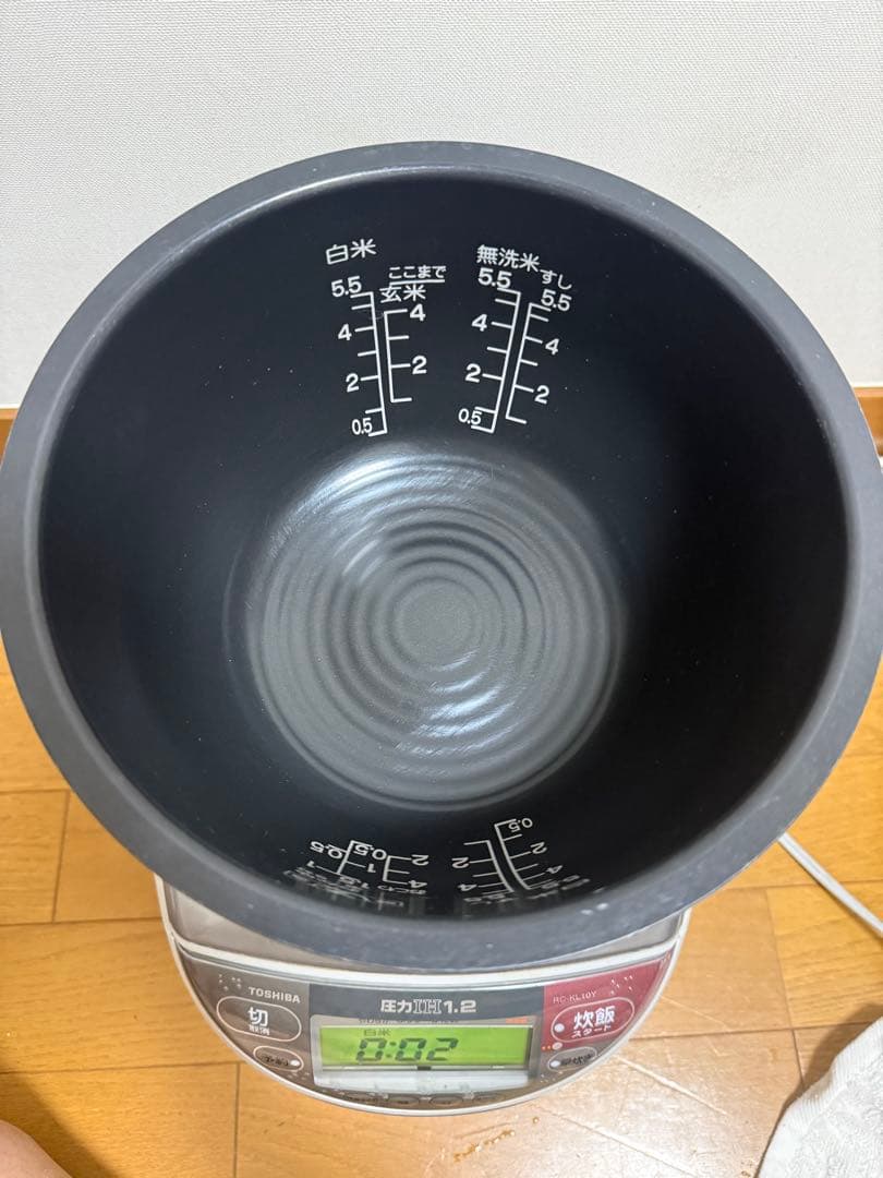 TOSHIBA 圧力炊飯器 RC-K10V 1.2L