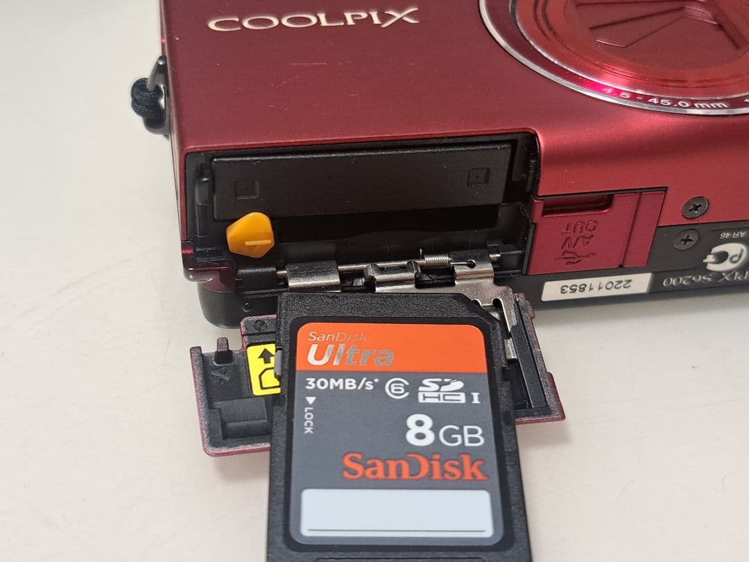 ニコン Nikon COOLPIX S6200 デジカメ メモリーカード付き