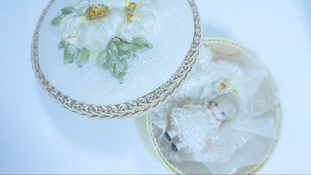 お花になったパティちゃん　ディジー　アンティークレース　リボン刺繍