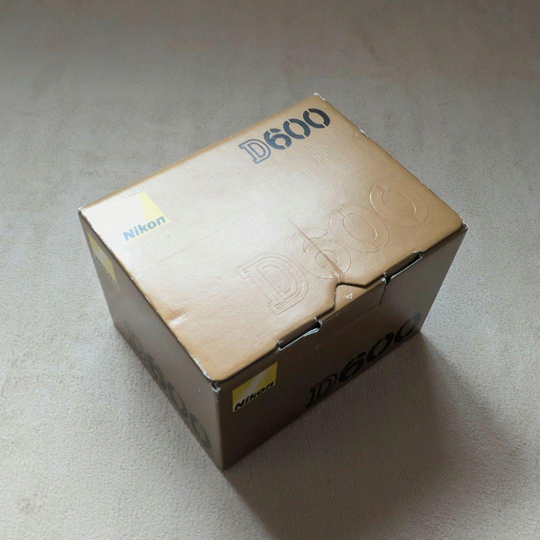 Nikon D600 フルセット＋28-300mm 動作良好