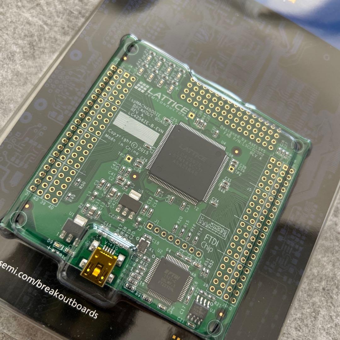 開発ボード　isp mach 4256ze breakout board