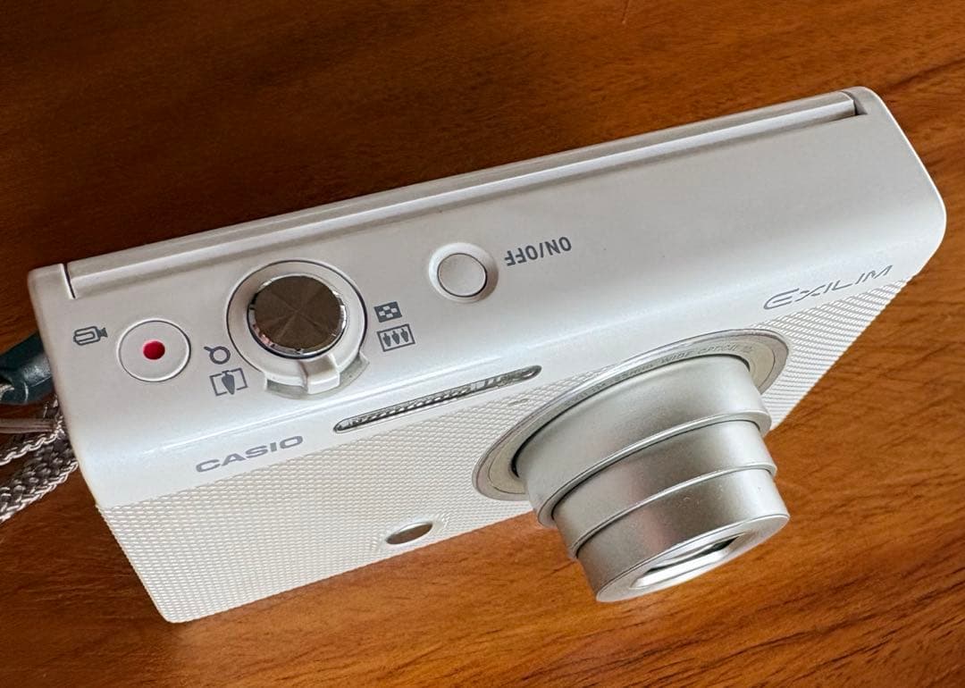 デジタルカメラ casio exilim ex-zr70