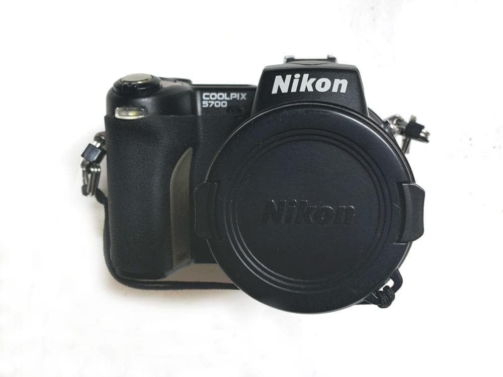 デジタルカメラ NIKON COOLPIX E5700 + MB-E5700