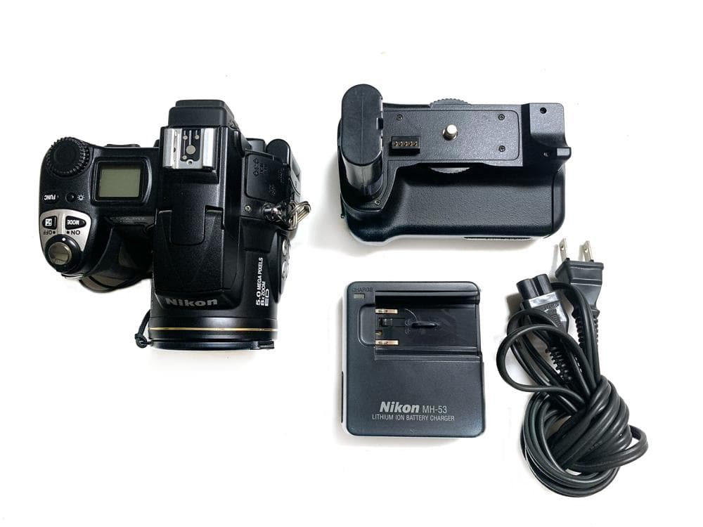 デジタルカメラ NIKON COOLPIX E5700 + MB-E5700