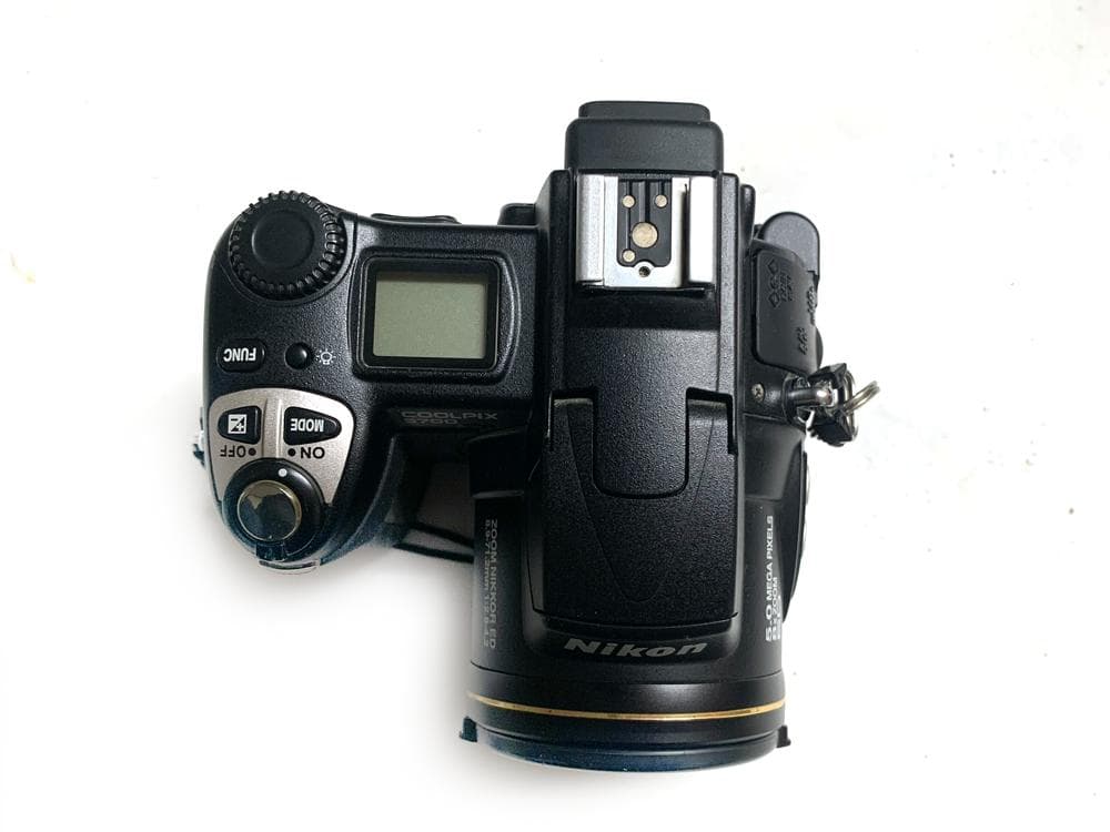 デジタルカメラ NIKON COOLPIX E5700 + MB-E5700