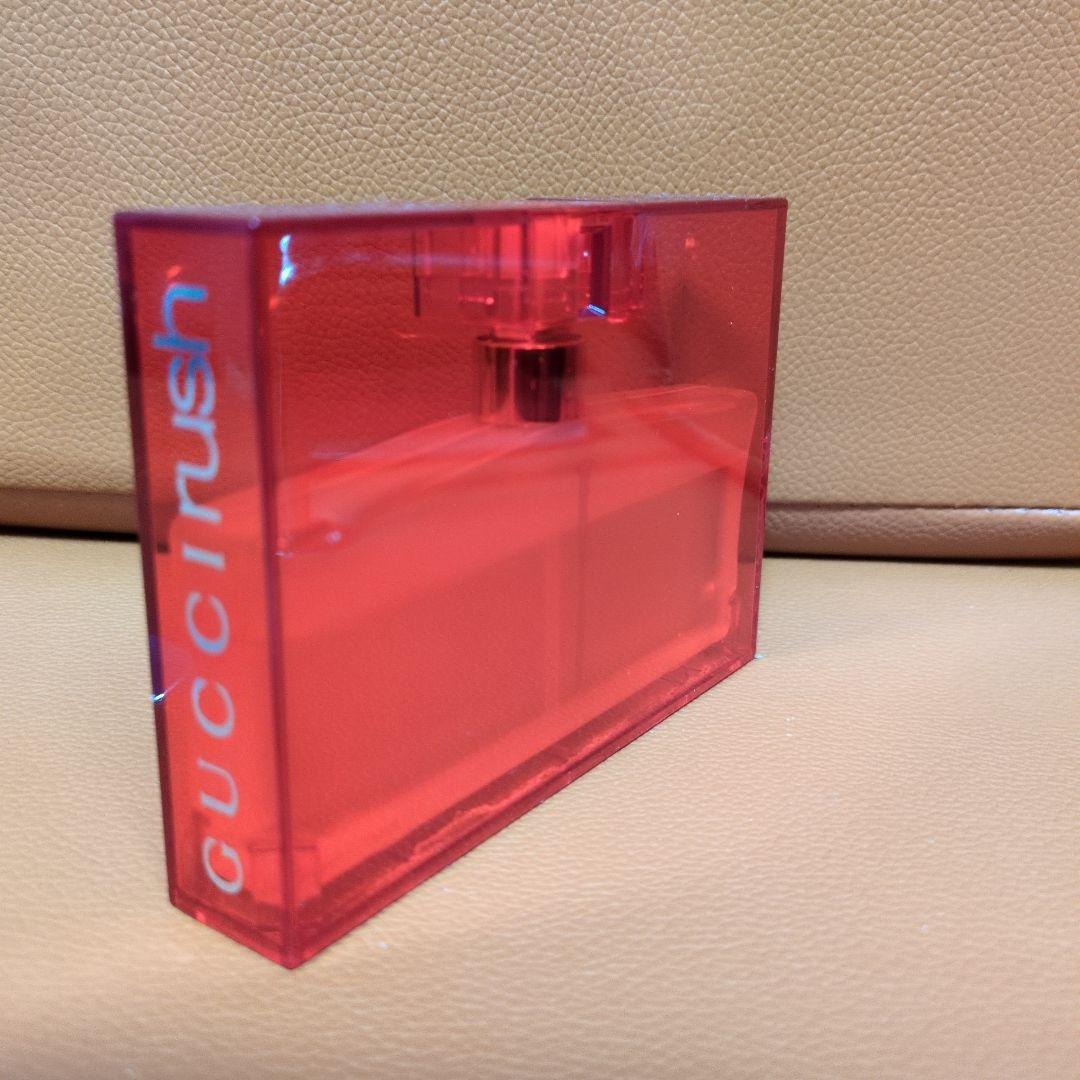 まみ出品 Gucci 香水