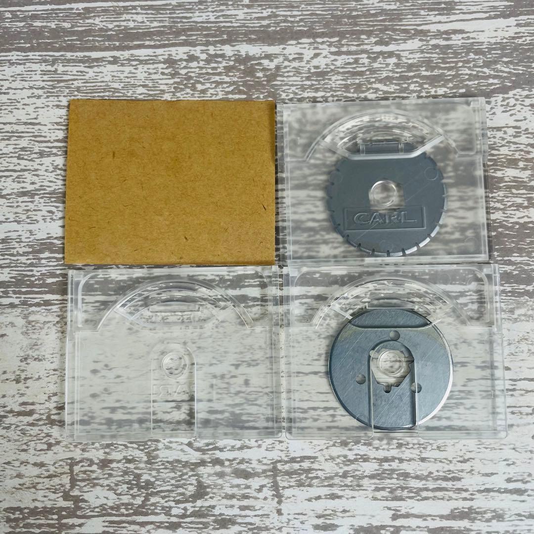 【美品】CARL 裁断機 ペーパーカッター A4対応 40枚裁断 DC-210N